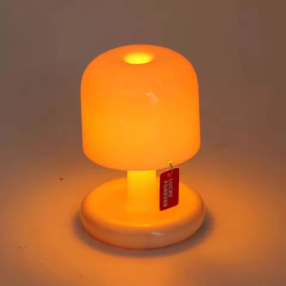 Mini lampka nocna LED w kształ – Mushroom Table Lamp recenzja i cena